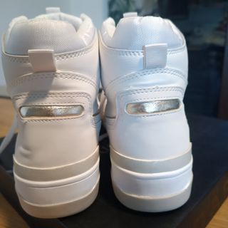 Scarpe sneakers bianche Stradivarius 41