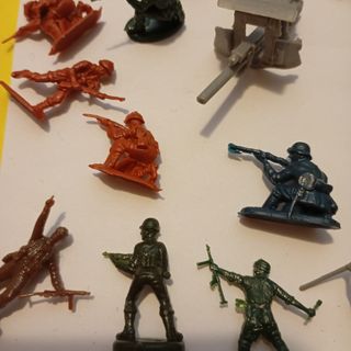 Soldatini vari