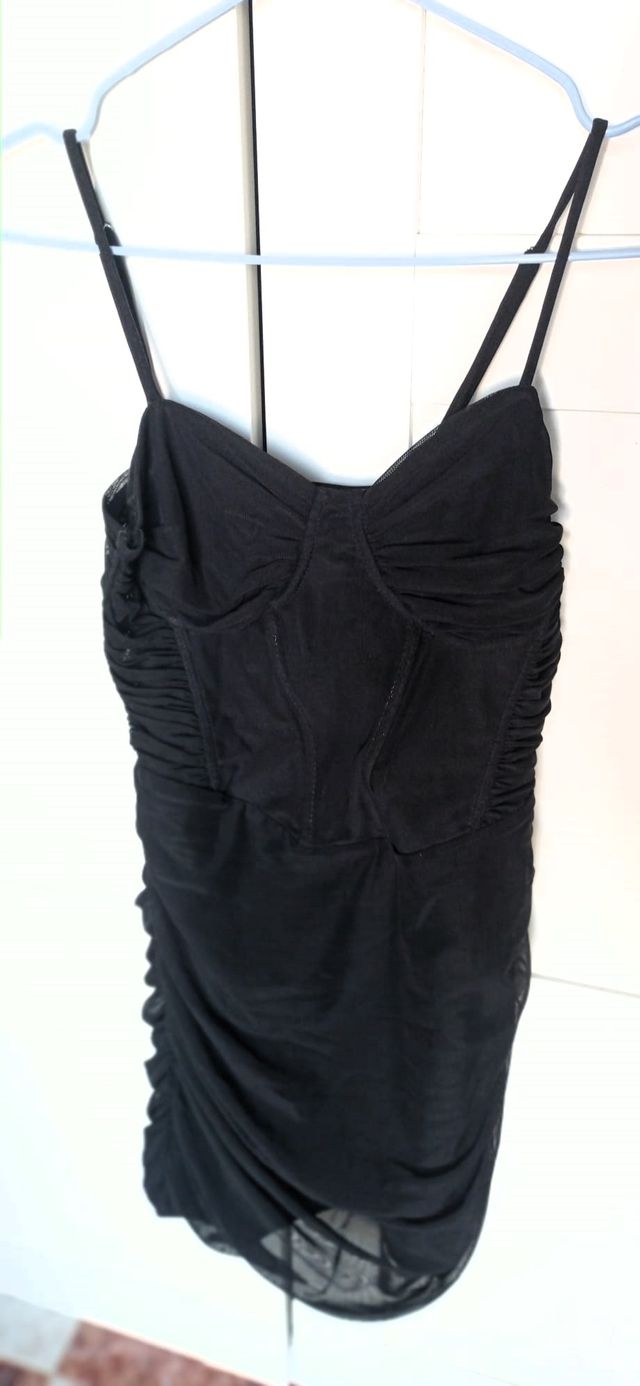 Vestido negro con ballenas