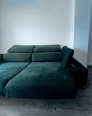 Sofá verde oscuro