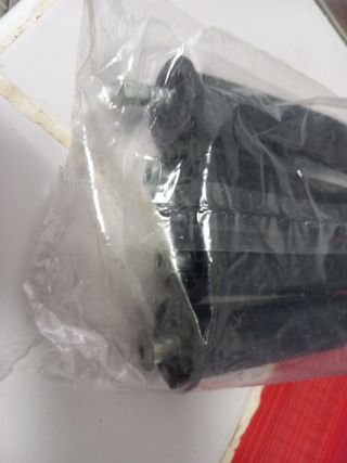 Niveladores para mesa o cama.