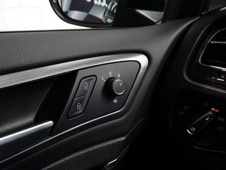 Volkswagen Golf SPORT 150CV