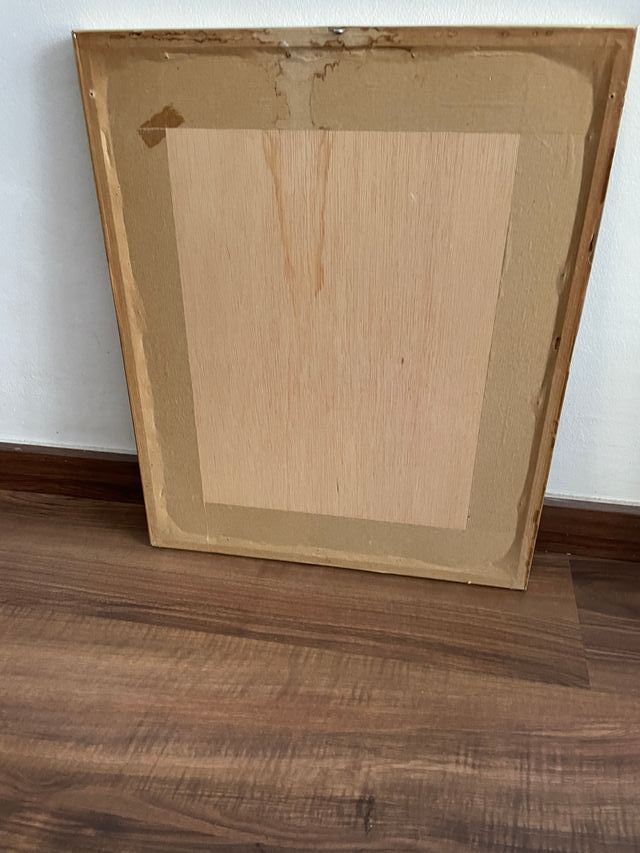 Imagem - decoração com armação em metal dourado