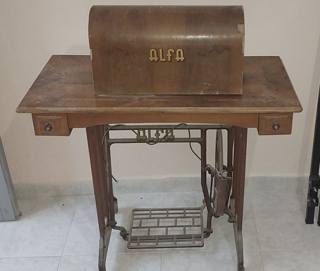 Maquina de coser antigua