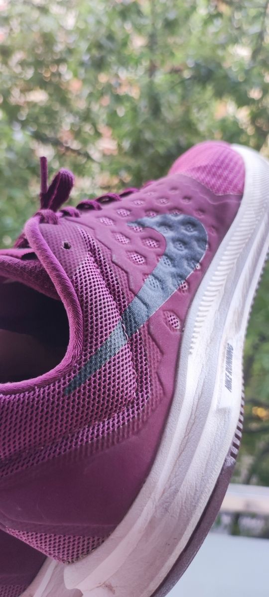 Zapatillas Nike running correr granate