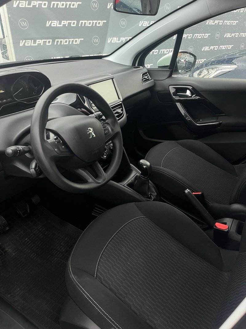 Peugeot 208 2019, foto 2