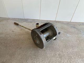 Carrete pesca fondeo