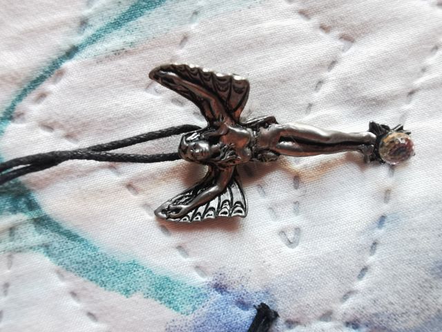 Colgante de hada de la Cueva de la Cocaliere
