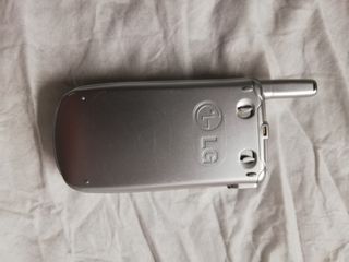 Teléfono móvil LG 8150