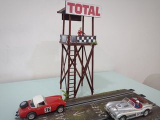 Torres decoración circuitos Scalextric
