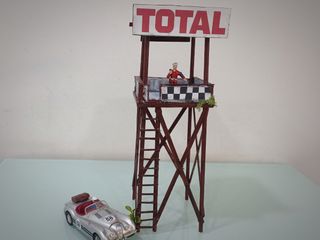 Torres decoración circuitos Scalextric