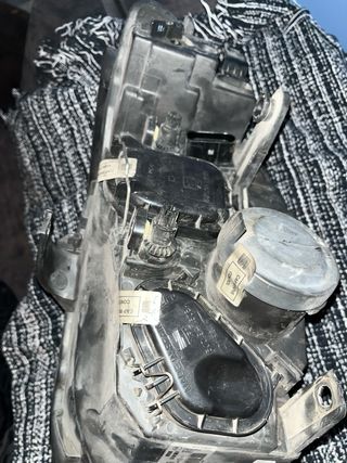 Faro original para Seat Ibiza 2014