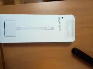 Adaptador lightning original de Apple 