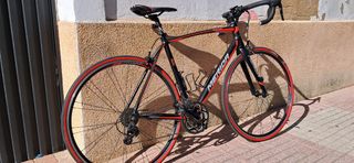 Bicicleta de carretera marca "Merida".