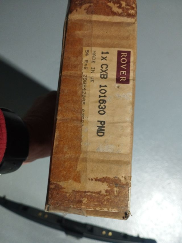 Moldura portón Rover 25 / 200 CXB101630PMD