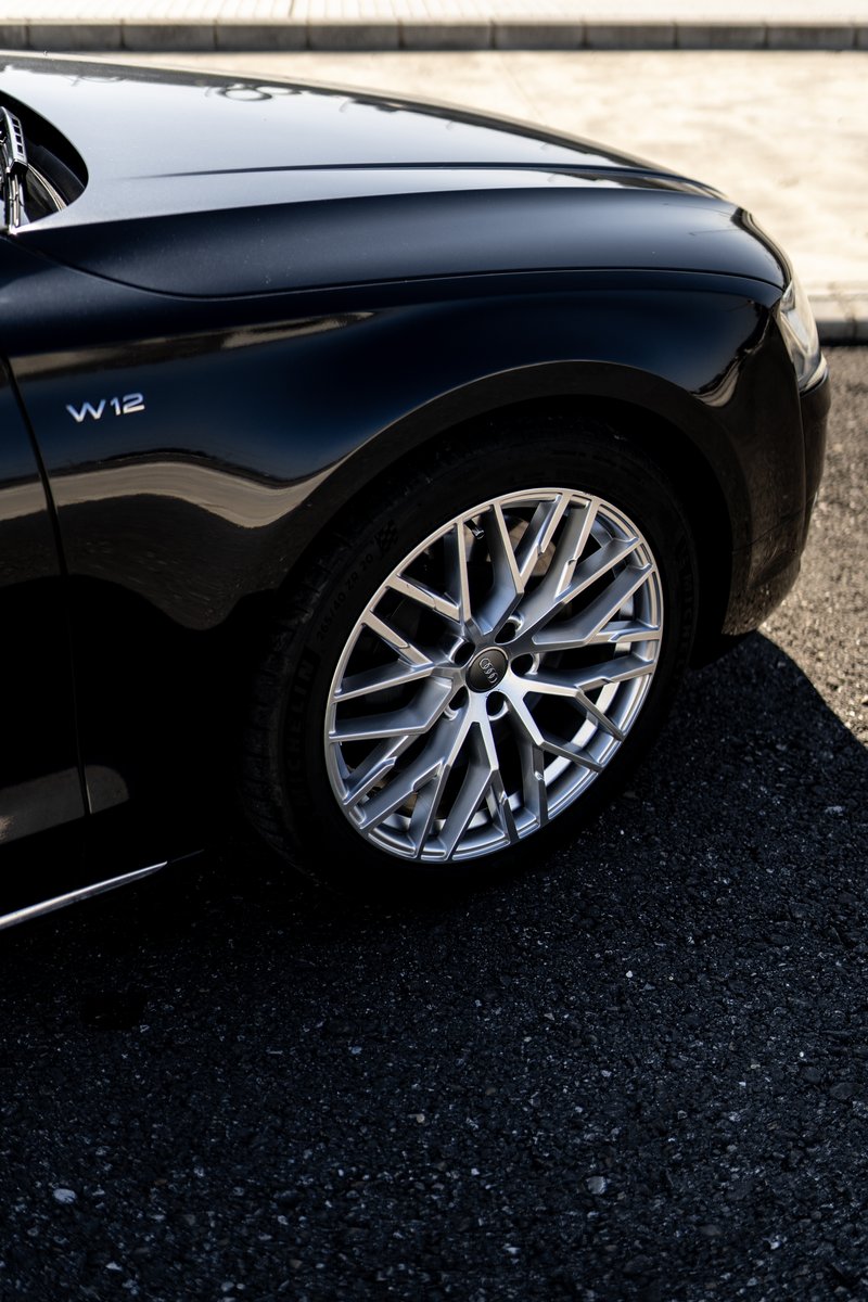 Audi A8L W12 2015 - foto 1