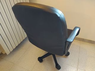 Poltrona sedia ecopelle nera girevole da sistemare