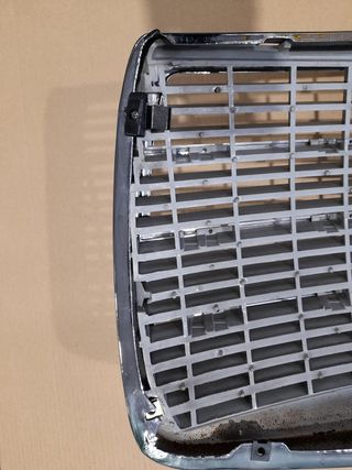 REJILLA DELANTERO MERCEDES CLÁSICO