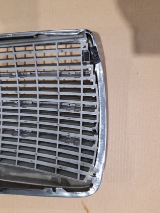 REJILLA DELANTERO MERCEDES CLÁSICO