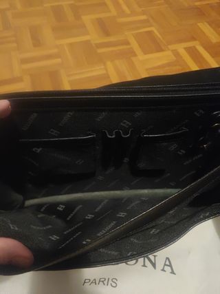 Cartera Maletin Hexagona cuero negro