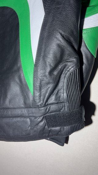 Cazadora de moto de piel