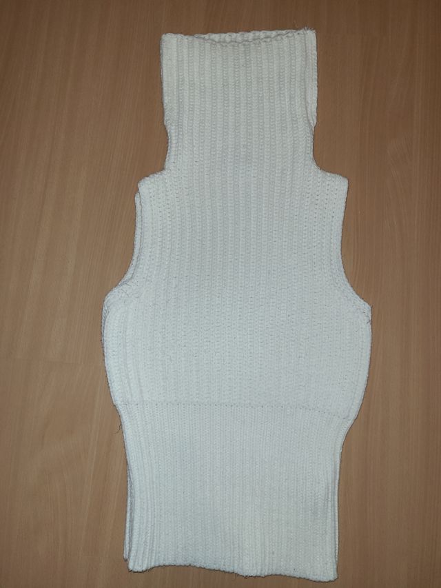 Chaleco cuello alto zara blanco