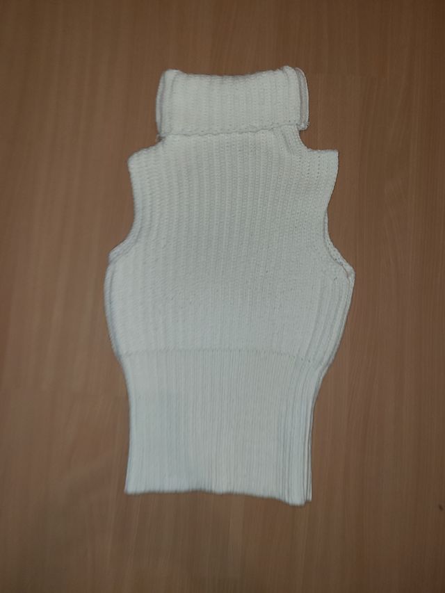 Chaleco cuello alto zara blanco