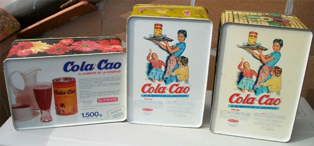 8 Latas antiguas de Cola Cao y 1 de Galletas