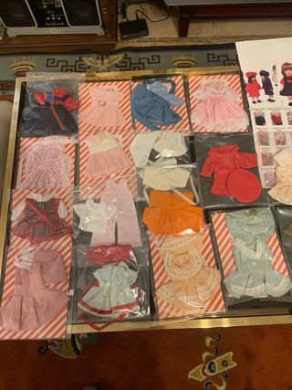 Muñeca Mariquita Perez con 18 trajes