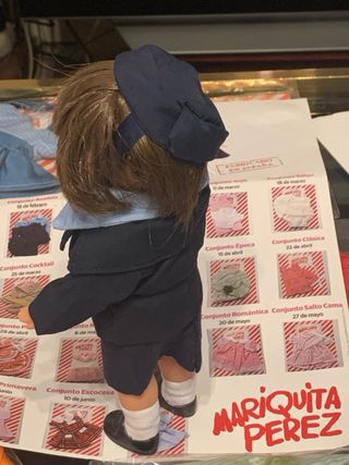 Muñeca Mariquita Perez con 18 trajes