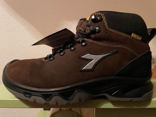 Botas de trabajo y pantalon