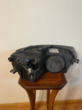 Faro lado de conductor  a3 8P