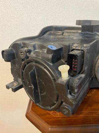 Faro lado de conductor  a3 8P