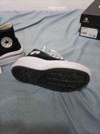 Zapatillas Converse.