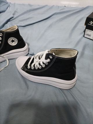 Zapatillas Converse.