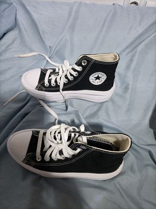 Zapatillas Converse.