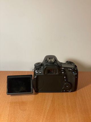 Cámara de fotos CANON EOS 70D