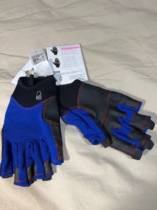 Guantes para deportes acuáticos