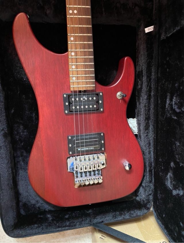 Guitarra Washburn N2 red wine