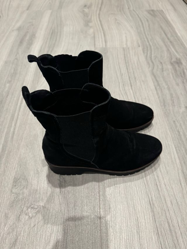 Stivaletti neri taglia 40