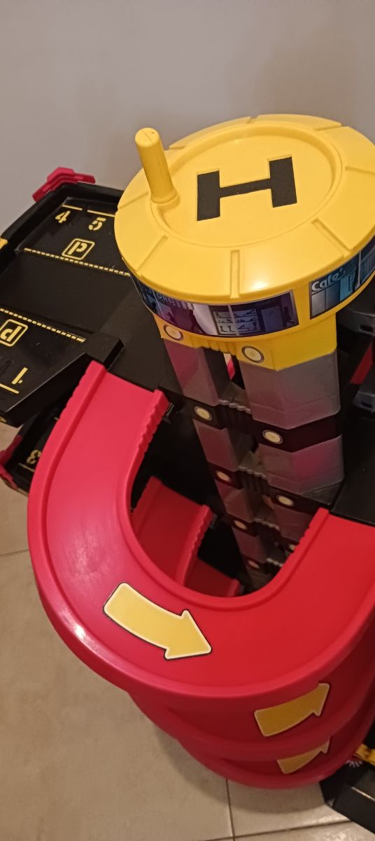 Parking coches 5 plantas molto