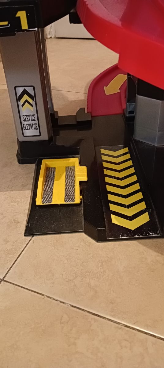 Parking coches 5 plantas molto