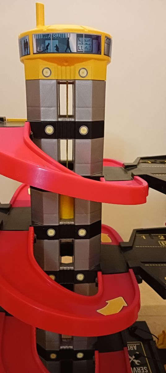 Parking coches 5 plantas molto