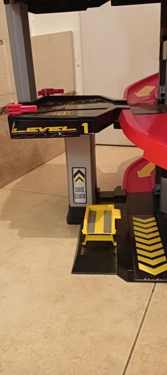 Parking coches 5 plantas molto