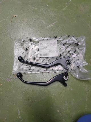 Leva freno Piaggio MP3 original 1C001294