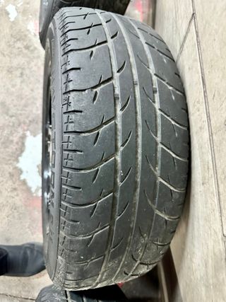 SE VENDEN LLANTAS CON RUEDAS PARA BMW COMO NUEVAS