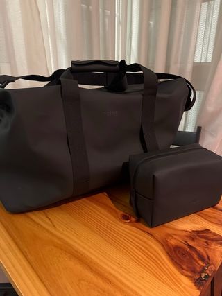 NUEVO Bolso viaje + Neceser RAINS HILO