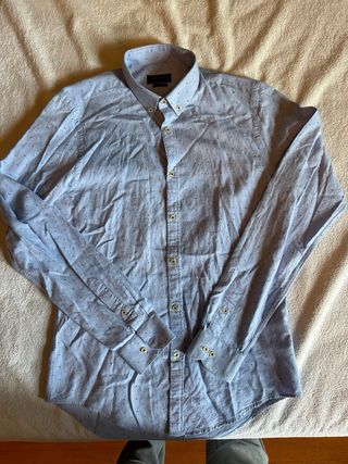 Camisa azul topos