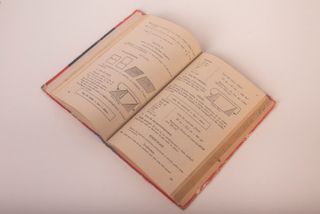 Antiguo libro escolar