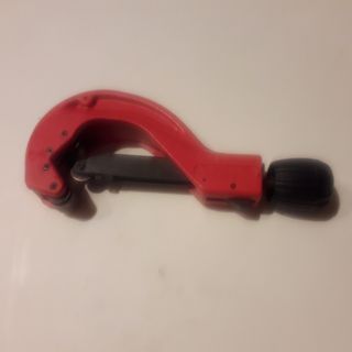 Cortatubos automático